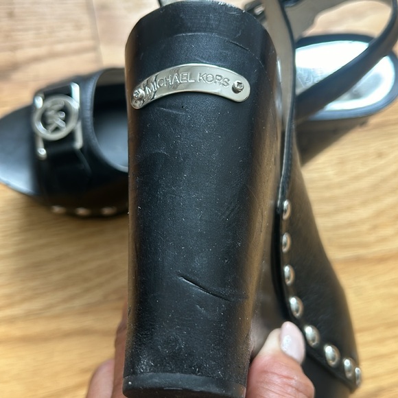 Michael Michael Kors Black genuine leather wood wedge heel platform - Picture 5 of 9